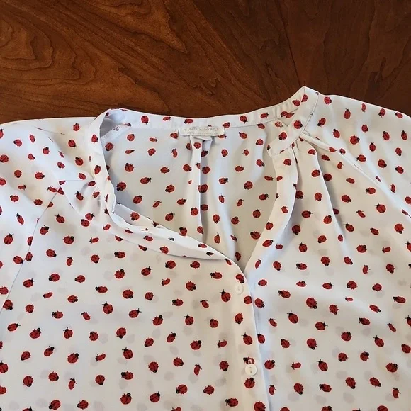 Ladybug pattern shirt - Picture 4 of 9